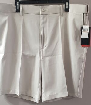 PGA Tour Men's Classic Light Creamy Tan Flat Front Shorts. Sz 42 NWT